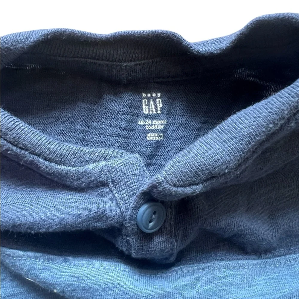 Gap Toddler Boys Blue Colorblock Henley | 18-24M